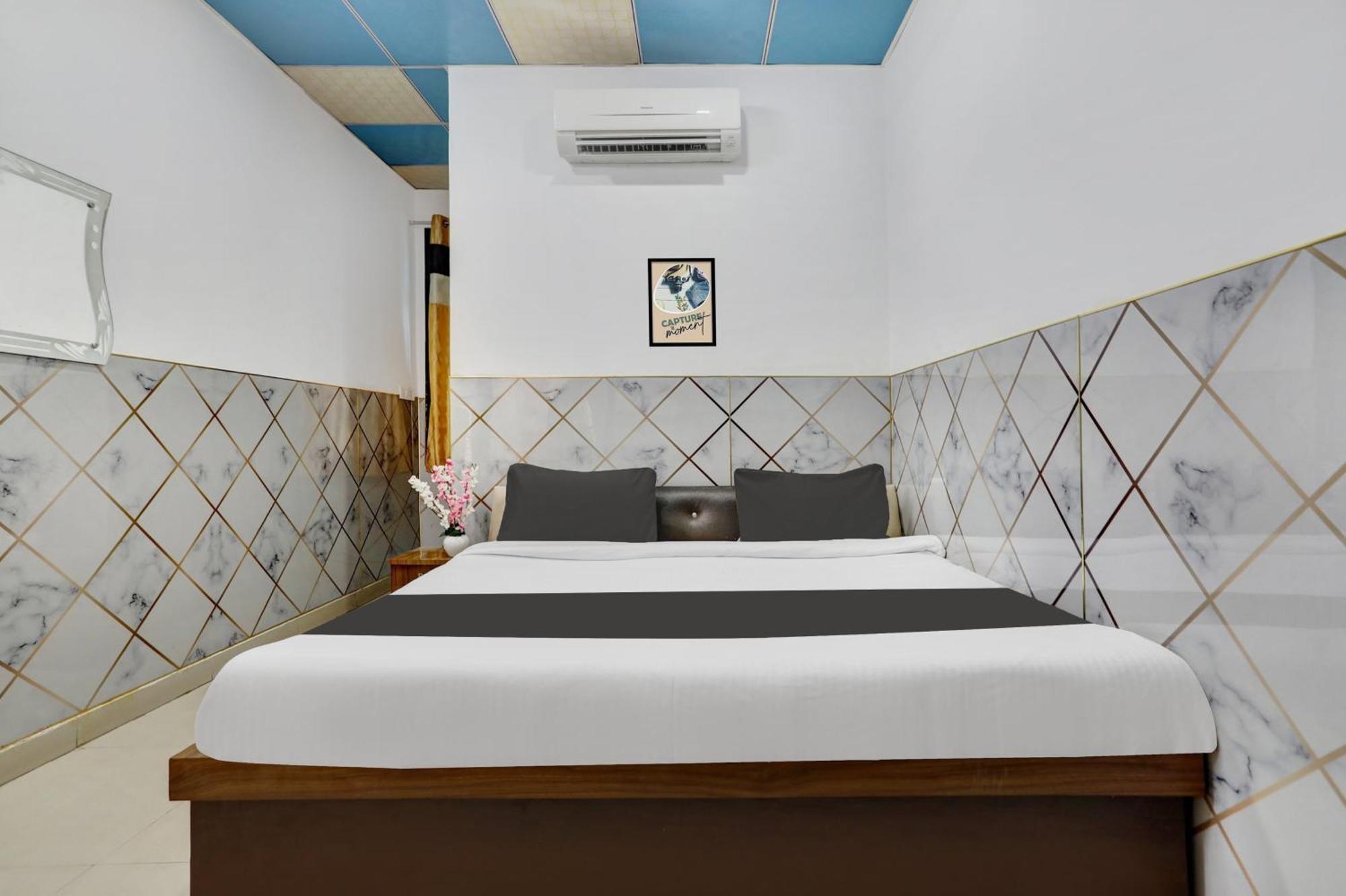 Hotel O Pratap Plaza Bharatpur Exteriör bild